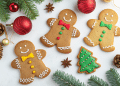 Receita de biscoitos decorados de Natal.