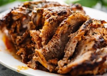 Bisteca feita na panela de pressão.