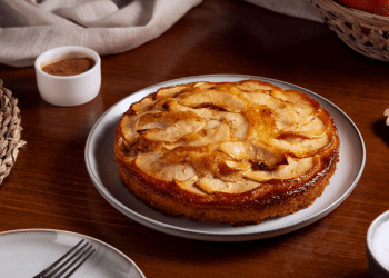 Receita de bolo de banana com recheio de sorvete.