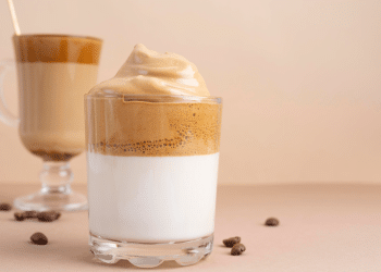 Receita fácil e cremosa de bomba de capuccino.