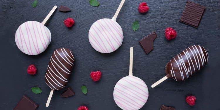 Pirulito de brigadeiro.