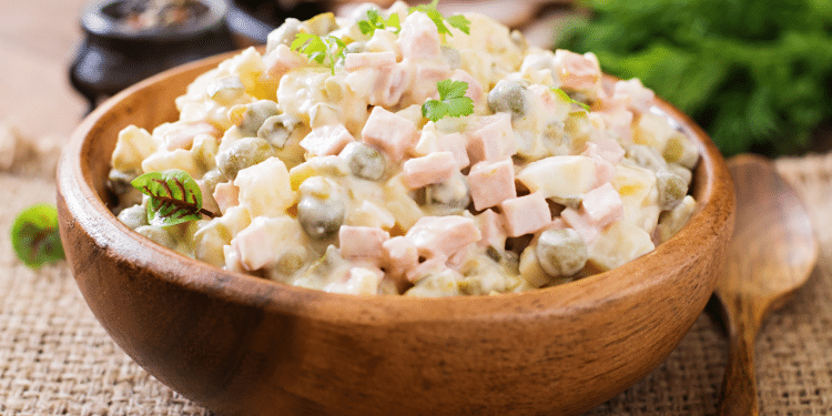 Salpicão de Natal receita fácil e saborosa.