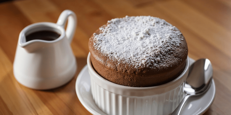 bolo de cenoura de caneca