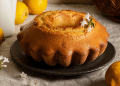 Descubra receita prática e cheia de sabor de bolo de limão para quem busca opções sem glúten e sem lactose. Foto: Freepik