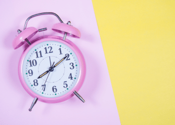 A rotina de sonecas é um pilar essencial para o bem-estar e o desenvolvimento do seu bebê. Foto: freepik