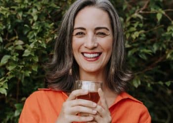 Isa Minatel lança novo livro e convida leitores para encontro gratuito em três cidades