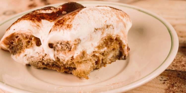 Descubra receita prática e chocolatuda de pavê de Bis que traz cremosidade, sabor e clima de celebração para a mesa de natal. Foto: Freepik