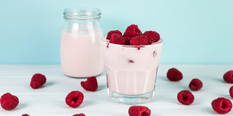 A solução definitiva de uma sobremesa geladinha, acessível e incrivelmente deliciosa, que você prepara com o que já tem em casa e garante o doce da família por até 15 dias. Foto: Freepik